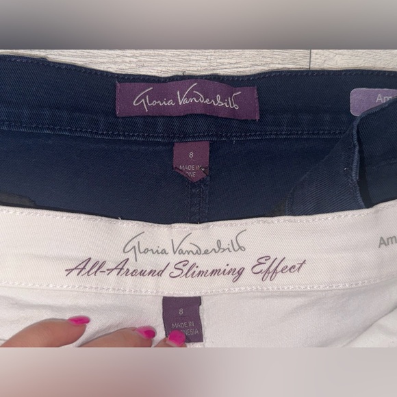 Gloria Vanderbilt Amanda Capris (2 pairs one white & one denim) - Picture 2 of 10